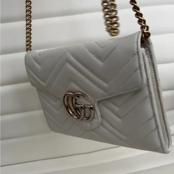 Gucci GG Marmont crossbody bag - Picture 3 of 8